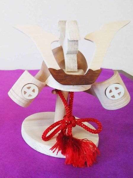 画像4: 木細工i:craft　木製兜（台座付）島津義弘公ver (4)